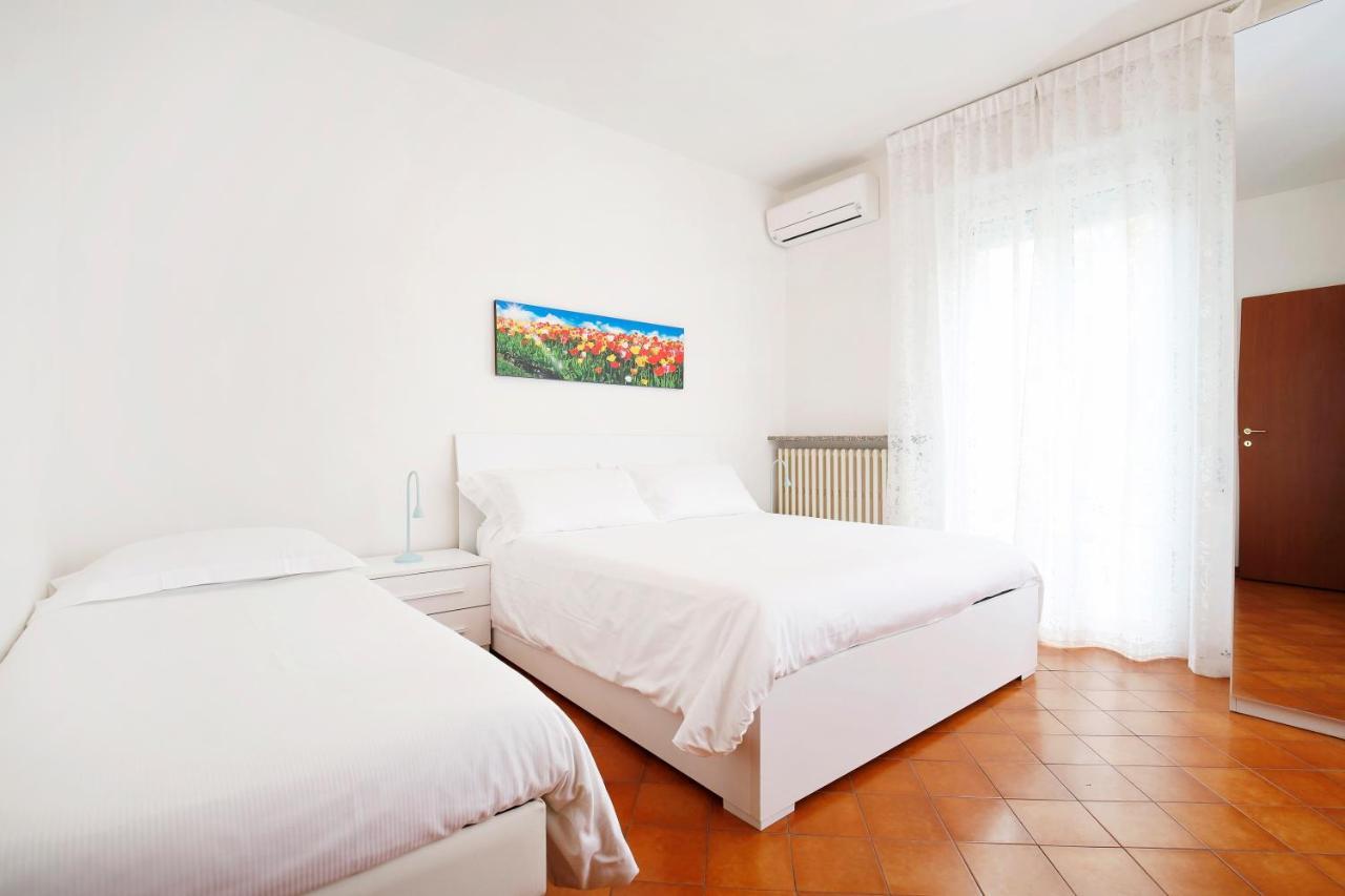 Appartamenti Diffusi Di Villa Fiorita Con Accesso Alle Piscine Della Struttura Principale カットーリカ エクステリア 写真
