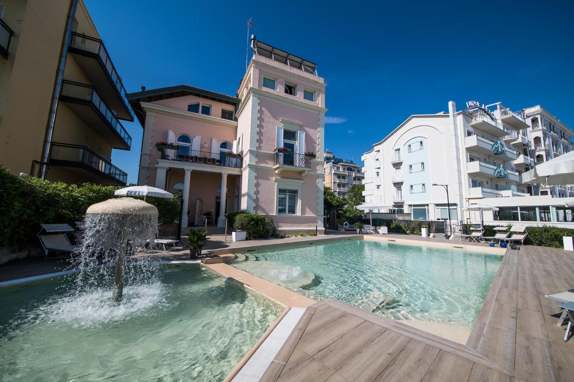 Appartamenti Diffusi Di Villa Fiorita Con Accesso Alle Piscine Della Struttura Principale カットーリカ エクステリア 写真